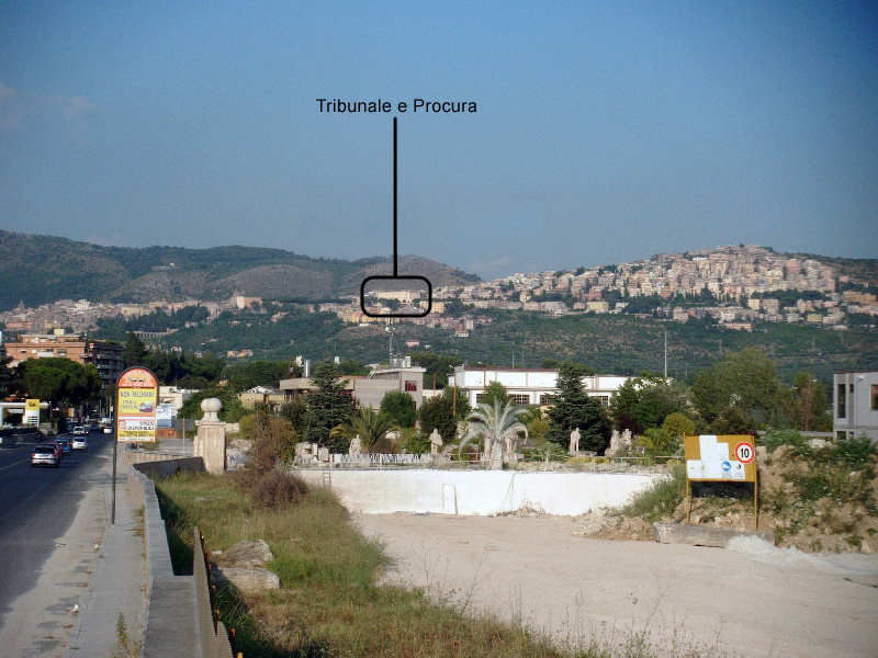 Vista del Palazzo del Tribunale di Tivoli dalla Tiburtina